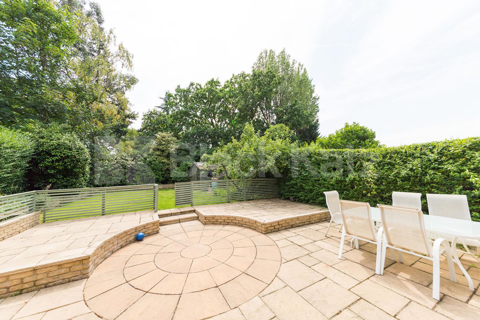 A Beautiful double receptioned 4 bedroom house in the hampstead suburbs Brim Hill, Hampstead Garden Suburb 